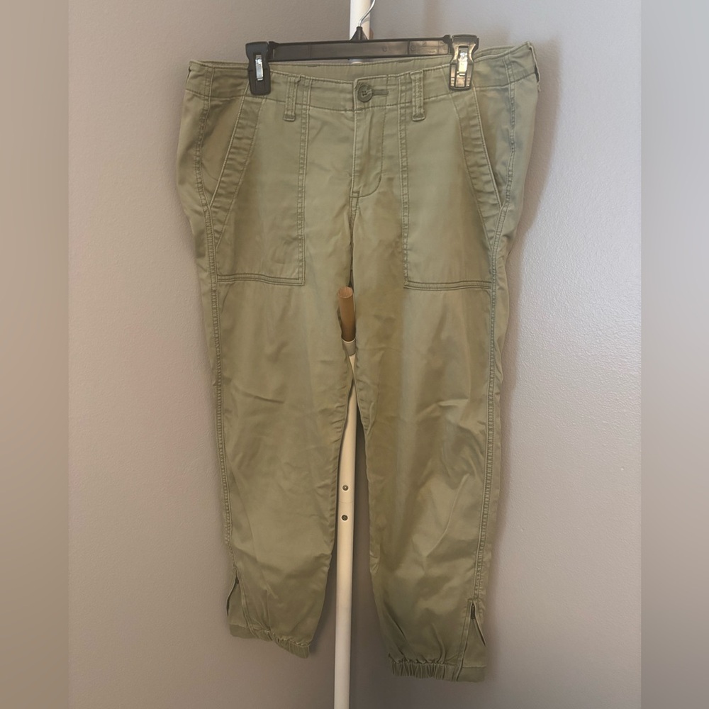 Cabi Brand Olive Green Cargo Capri Pants